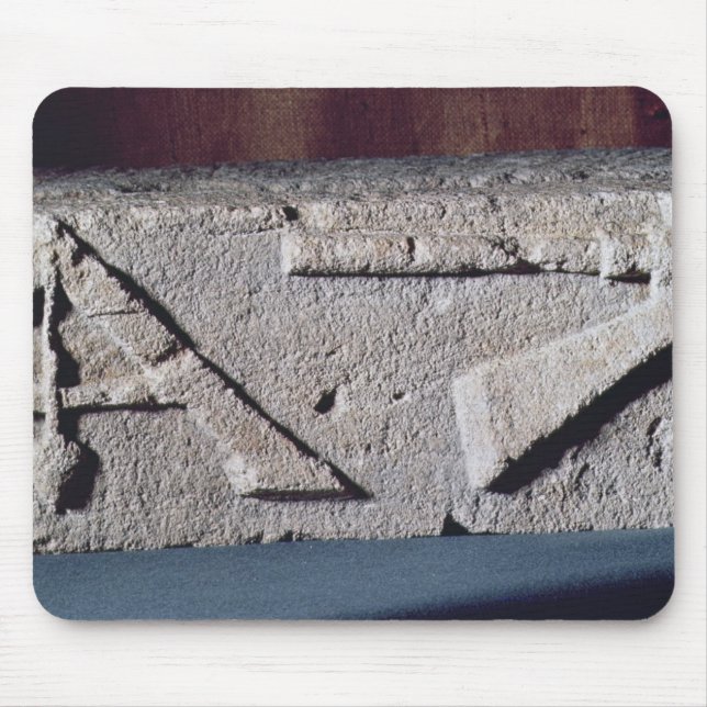 Lättnad som visar en stonemasons, instrumenterar musmatta (Framsidan)