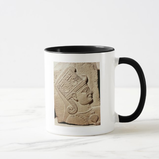 Lättnad som visar huvudet av en ung prince mugg (Höger)
