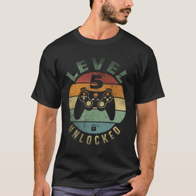 Lättolåst fem olåsta videospelare 5:e födelsedagen t shirt (Framsida)