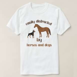 Lättspridd av hästar och Hundar T Shirt