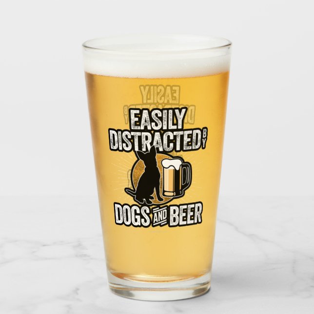 Lättspridd av Hundar och Beer Glass Glaskopp (Framsida fylld)