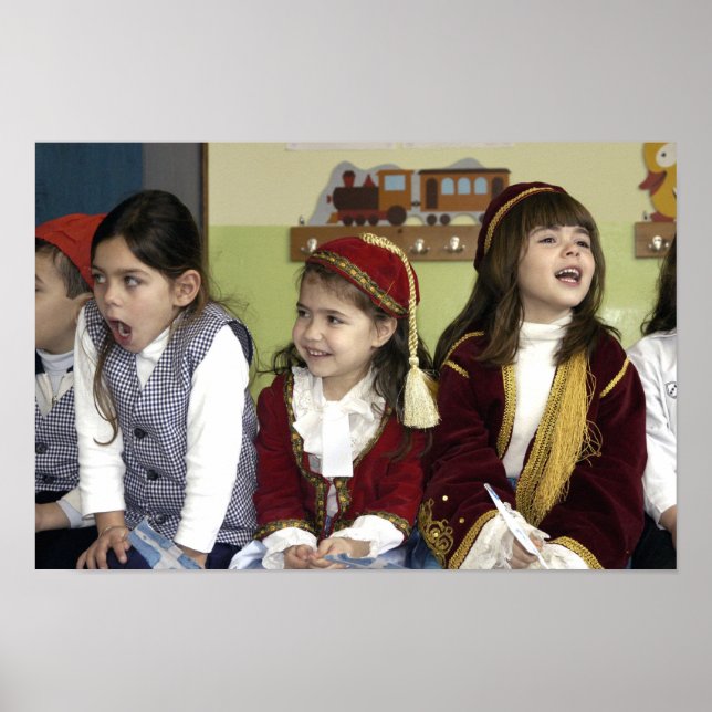 Laughing Girls Poster (Framsidan)