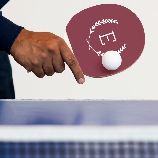 Laurel Crest Monogram Pingisracket (Insitu)