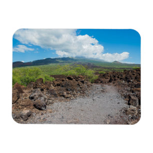 Lava och bergslandskap längs hoapili-spåret magnet