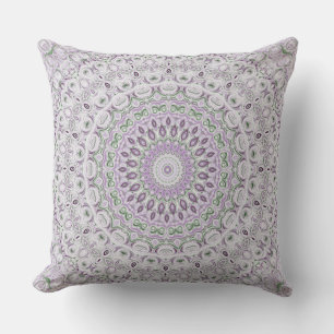 Lavendel och grön mandalamönsterdesign kudde