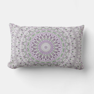 Lavendel och grön mandalamönsterdesign lumbarkudde