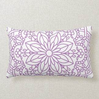 Lavendel- och vitblommigtMandala Lumbarkudde