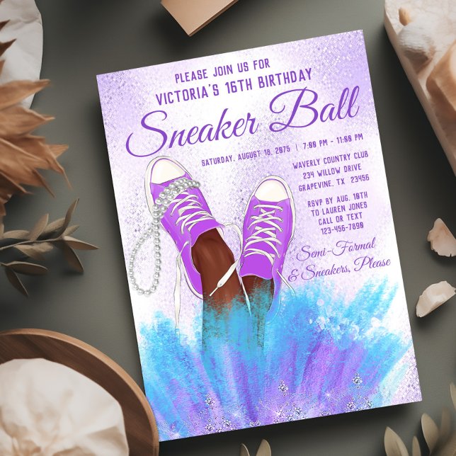 Lavendel Sneaker Ball Födelsedagsfest Inbjudan (Purple teal sneaker ball invitation. Instant download file and printed invitations available.)
