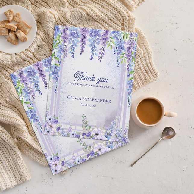 Lavendel Wisteria Blommig Valvbåge Bröllop Tack Vykort (Lavender Wisteria Floral Arch Wedding Thank You Card | Romantic Purple Garden Wedding Thank You)