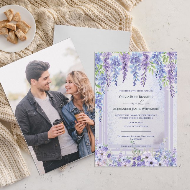 Lavendel Wisteria Lila Blommig Båge Foto Bröllop Inbjudningar (Lavender Wisteria Floral Arch Photo Wedding Invitation | Romantic Purple Garden Wedding Invite)