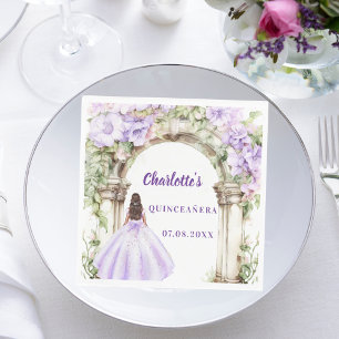 Lavendelblommig valvklänning Quinceanera lunch Pappersservett
