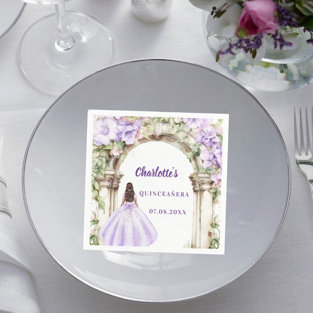 Lavendelblommig valvklänning Quinceanera Pappersservett (Skapare uppladdad)