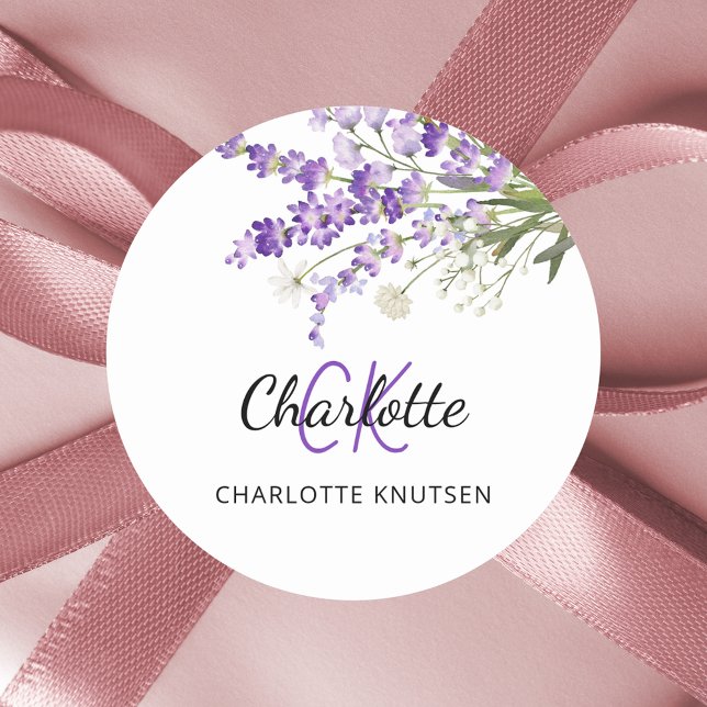 Lavendelblommor monogram runt klistermärke (Skapare uppladdad)