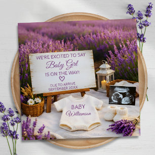 Lavendelblomsterfält Babyflicka Avslöjar Gravidite Meddelande