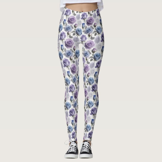 Lavender And Blue Roses Set On A Cloudy Gray Leggings (Framsida)