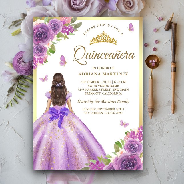 Lavender Blommigt Dress Butterfly Guld Quinceanera Inbjudningar (Skapare uppladdad)