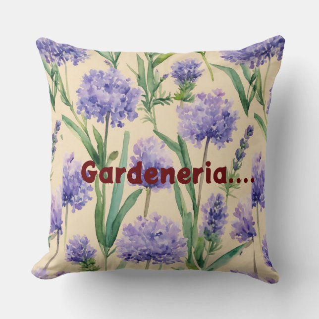 "Lavender Blooms: Gardeneria Inspired Dekorativ ku Kudde (Framsida)