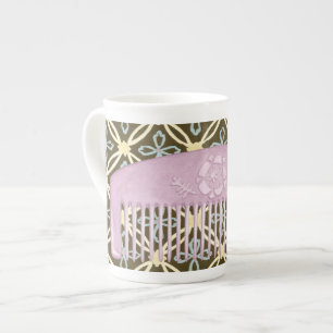 Lavender Comb på Choklad-bakgrund Benporslin Mugg