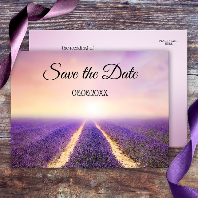 Lavender Flower Land Spara vykortet för datum Meddelande Vykort (Save the Date postcard with a painting of lavender flower field - purple - lilac)