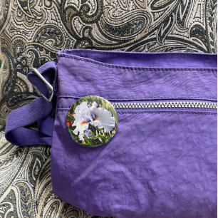 Lavender Iris Button Knapp