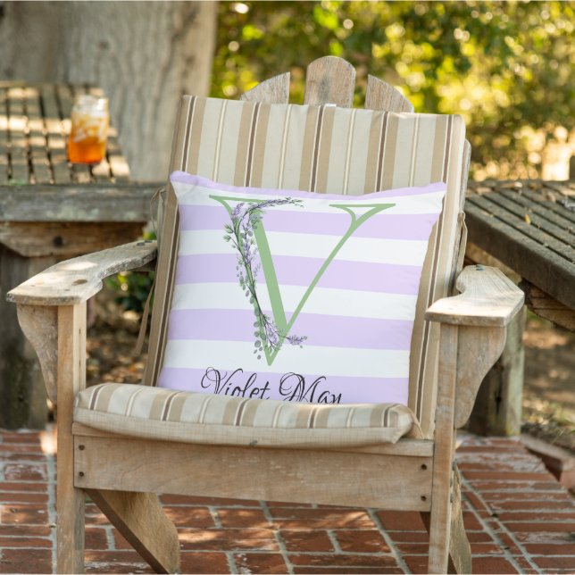 Lavender light lila white strimmor monogram kudde (Stol)