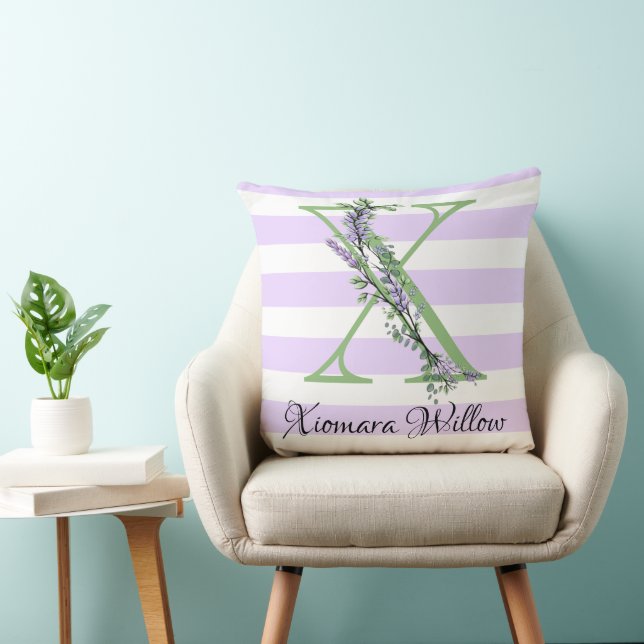 Lavender light lila white strimmor monogram kudde (Stol)