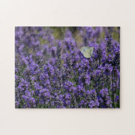 Lavender Lila blommor Fält med fjäril Pussel