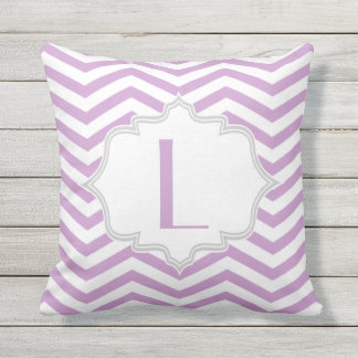 Lavender lila, vit chevron zigzag mönster kudde