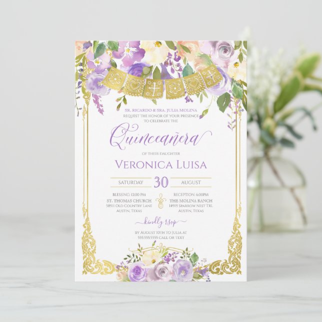Lavender Lila Watercolor Blommigt Guld Quinceanera Inbjudningar (Stående Fram)