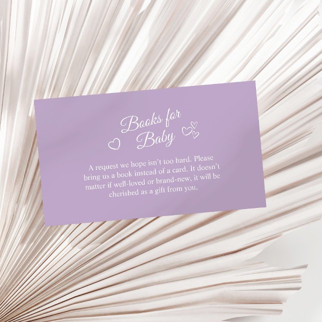 Lavender Minimalist Baby Shower Bokar för Baby Tilläggskort (Lavender Minimalist Baby Shower Books for Baby Enclosure Card on a sunny neutral dry palm leaf.)