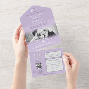 Lavender Monogram allt i en bröllopsinbjudan