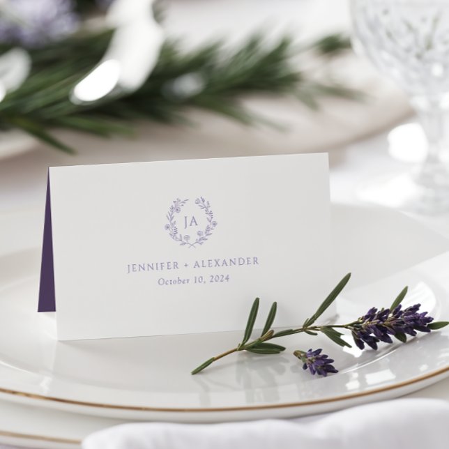 Lavender Monogram Bröllop Placeringskort (Skapare uppladdad)