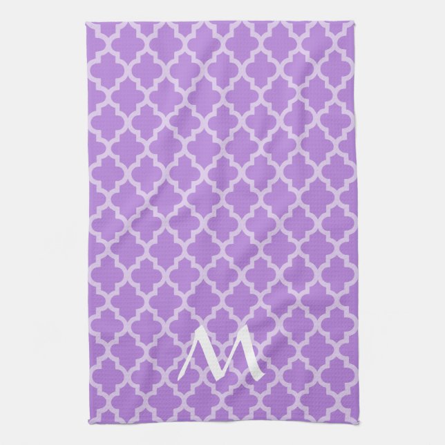 Lavender Moroccan Moods Quatrefoil med initial Kökshandduk (Vertikal)