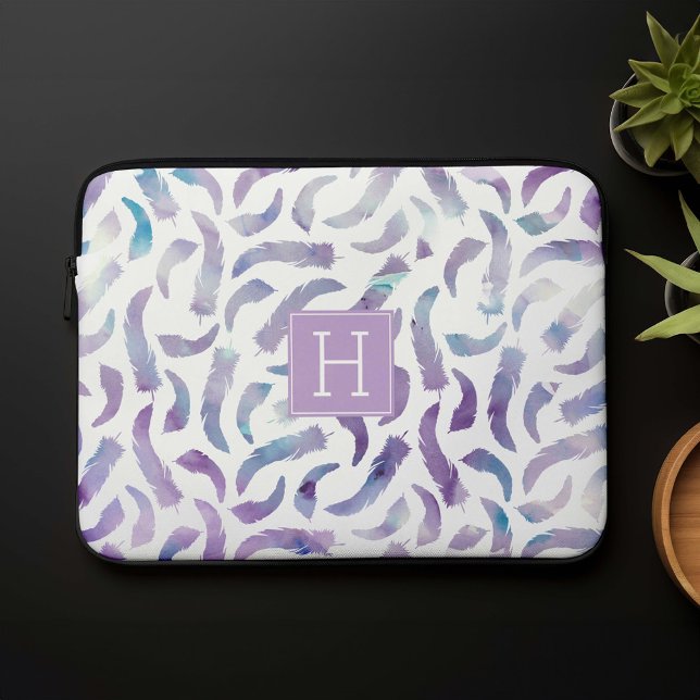 Lavender och Blue Watercolor Feathers Monogrammed Laptop Fodral (Skapare uppladdad)