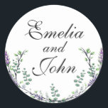 Lavender och Eucalyptus Runt Klistermärke<br><div class="desc">En elegant- och vintage som innehåller eukalyptus och lavender som är målade i romantiska vattenfärger.</div>
