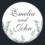Lavender och Eucalyptus Runt Klistermärke<br><div class="desc">En elegant- och vintage som innehåller eukalyptus och lavender som är målade i romantiska vattenfärger.</div>