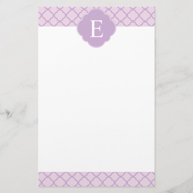 Lavender Quatrefoil Anpassningsbar Monogram Brevpapper (Framsida)