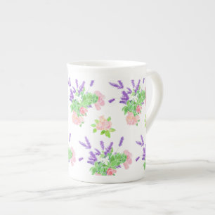 Lavender, Ro och Philadelphus Mönster på vitt Benporslin Mugg