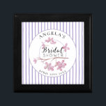 Lavender Rosa Lilac Rand Möhippa Minnesask<br><div class="desc">Söta lilac-blommors fridhet omger en möhippa-bricka. Enkel blommigt är underskattad och elegant. Färg är fullkomligt feminin. Diskret,  elegant och vackert. Centrerad med "Möhippa" i slitstark typografi. Vit och mjuk,  lilak,  strimlad bakgrund.</div>