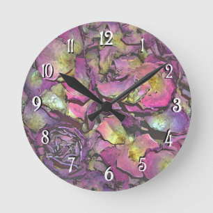 Lavender Rosa ros Petals Watercolor Rund Klocka