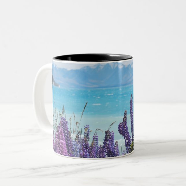lavender vid sjö-kusten Två-Tonad mugg (Framsida vänster)