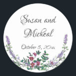 Lavender Vintage Röd ros och Eucalyptus Runt Klistermärke<br><div class="desc">En elegant- och vintage som innehåller röd ros,  eukalyptus och lavender som är målade i romantiska vattenfärger.</div>