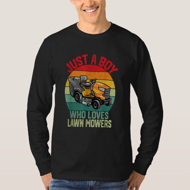Lawn Mowing Just a Boy who Loves Mowers Gardener T Shirt (Framsida)