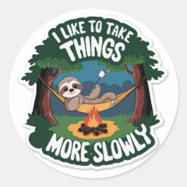 Lazy Campfire Sloth Sticker | Lustigt utomhus Runt Klistermärke