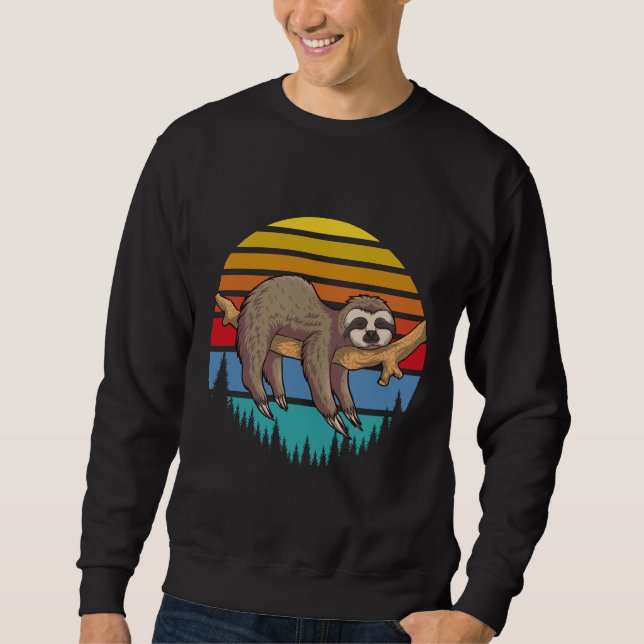 Lazy Sloth på Gren med Retro Sunset Lång Ärmad Tröja (Framsida)