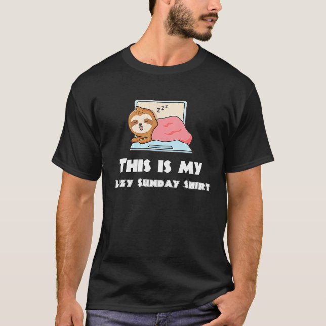Lazy Sunday Sleep Stay At Home Sloth T Shirt (Framsida)