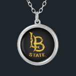 LB-staten Distress Silverpläterat Halsband<br><div class="desc">Ta en titt på den kaliforniska staten Universiteten Long Beach-designen! Visa upp din Kalifornien State Pride med de här nya Universiteten-produkterna. De gör perfekten till gåvor till Long Beach student, aluminium, familj, vän eller fläkt i ditt liv. Alla dessa Zazzle-produkter är anpassade med ditt namn, klassår eller klubb. Gå till...</div>