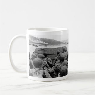 LCVP-landninghantverk som att närma sig den Omaha Kaffemugg