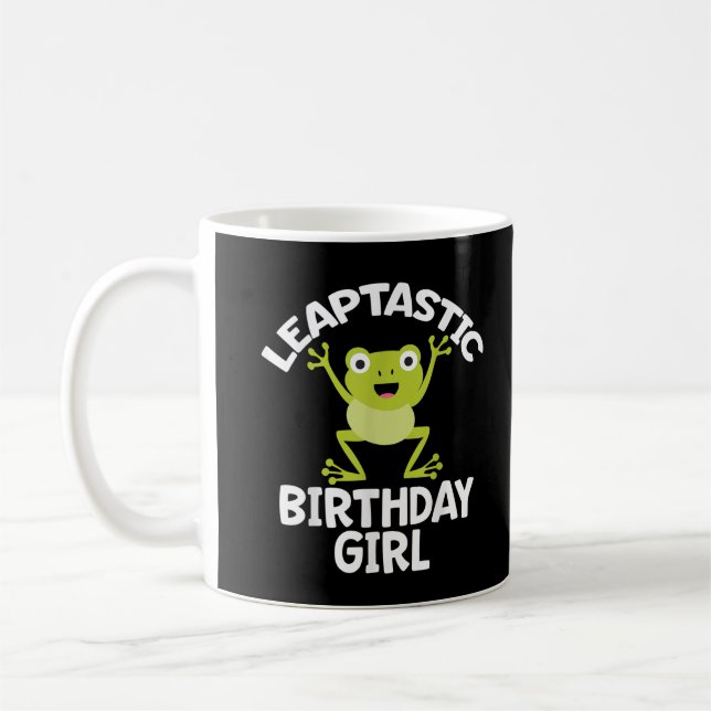 Leap Year Birthday Girl Funny Pun Kaffemugg (Vänster)