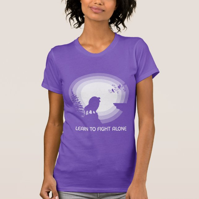 Learn to Fight Alone – Lion Under Moonlight T Shirt (Framsida)